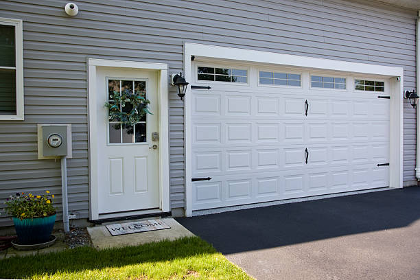 24/7 Emergency Garage Door Panel Replacement experts in Basin, WY